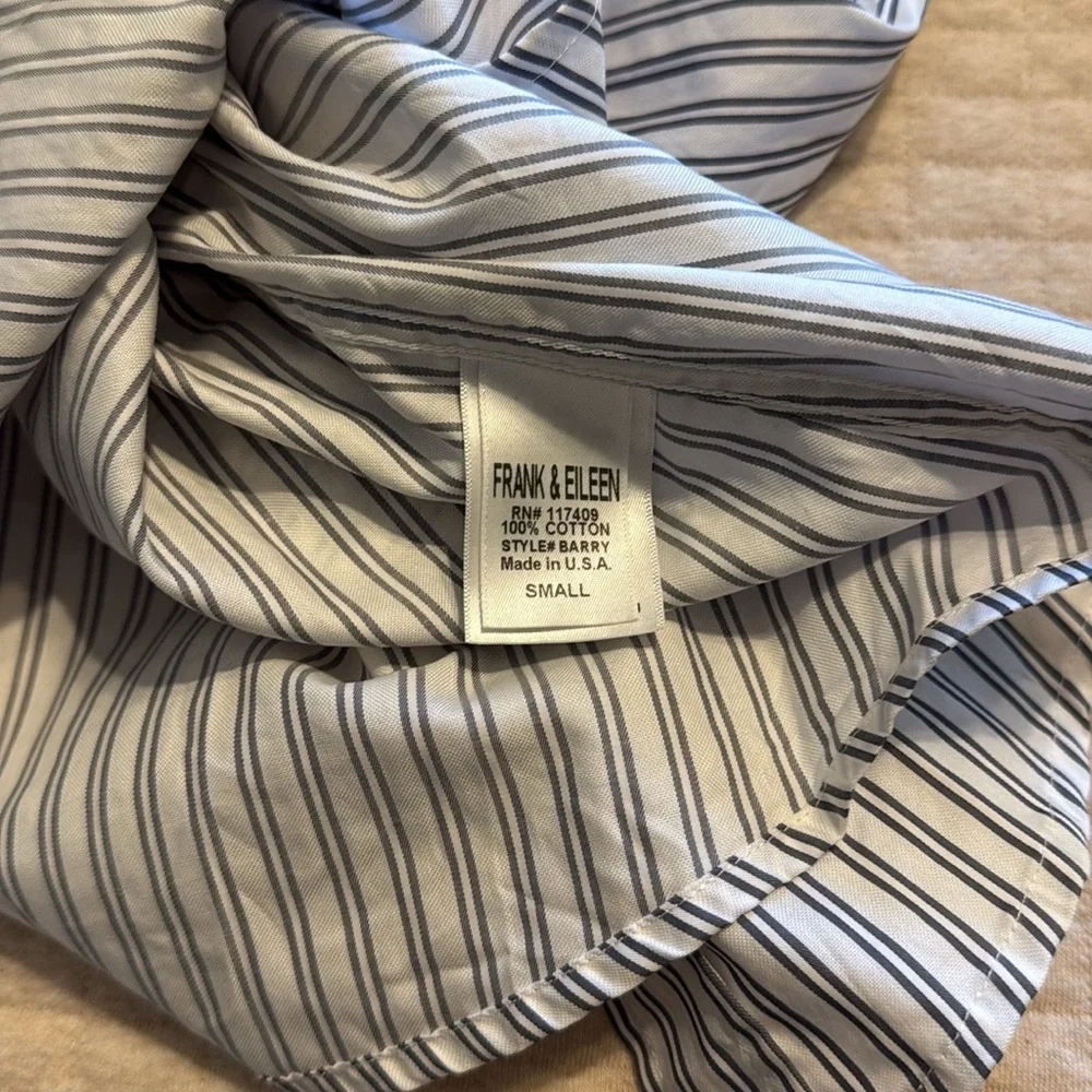 Frank & Eileen Crinkle Barry Button Down Blouse Small Gray & White Stripe - Picture 5 of 7
